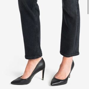Kenneth Cole black pumps